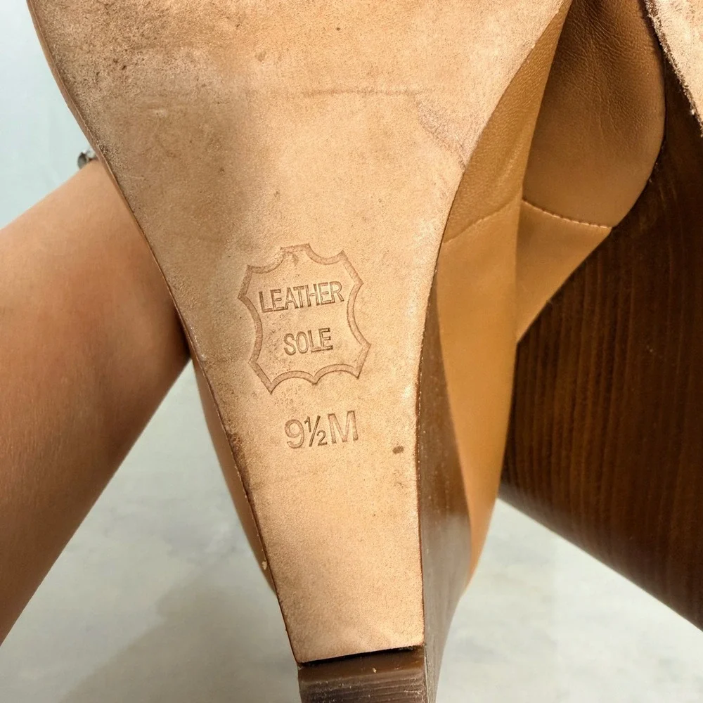 Tory Burch Tan Leather Patent Cap Toe Wedge Pumps Gold Logo 9.5M Classic office